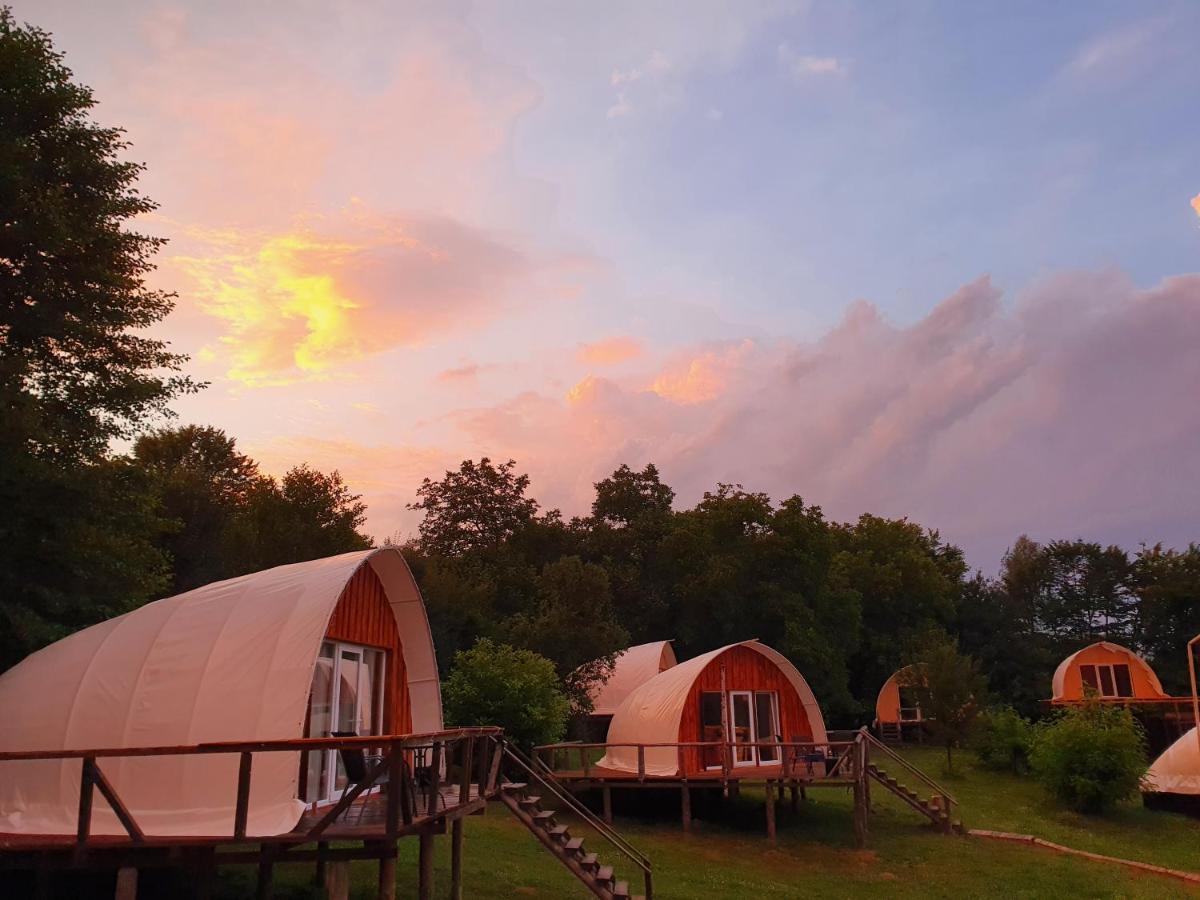 Sunrise Glamping Retreat Hotel Galesu Bagian luar foto